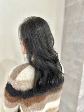 アンダーバーホワイト(_WHITE) 透明感カラーオリーブグレー顔まわりカットレイヤーカット