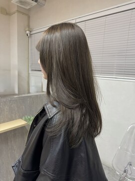 ダイアモンドリリーキートス(Diamond Lily kiitos) オリーブグレージュ　透明感カラー×たっぷりレイヤーカット