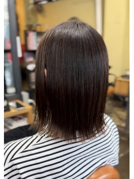 ワラティク(WARATI C) デザイン矯正で作るナチュラル外はねストレートボブ