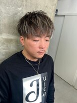 キング 楠葉店(K!ng)&nbsp;波巻きツイストスパイラルパーマ/フェザーパーマ/眉毛/メンズ