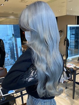 アマトウキョウ アユンチェ(AMA TOKYO×AYUNCHE) ホワイトブロンド　ブリーチカラー　ハイトーン