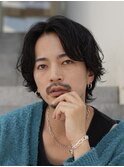 大人の波巻きスパイラルパーマミディアムロングメンズカットヘア