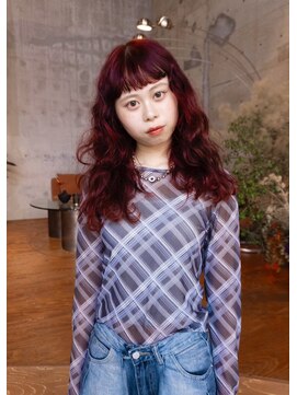 シカ(sica) 夏のレッドカラーロングスタイル