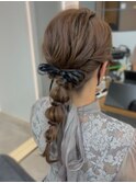 リボン付き編みおろしヘアアレンジ