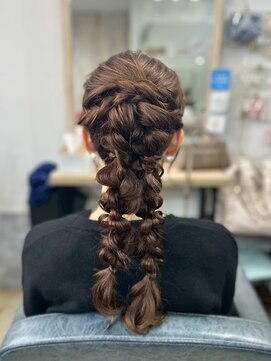 ファースト 祇園本店(first) 【セットサロンfirst】ポニーツイン編みおろし