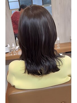 ヴィサージュクルー(VISAGE crew) くびれシルエットのミディアムデザイン！