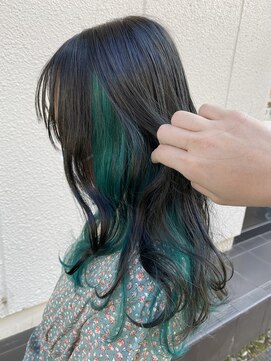 アコット(HAIR SALON ACOT) 鮮やかなグリーンで目を引くインナーカラー
