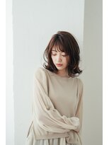 ふわっとなびくレイヤーミディ　外ハネボブ　自由が丘