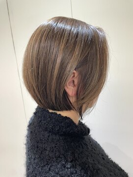 エムタニグチミュー(MTANIGUCHI Mieux) ショート/ボブ/耳かけ/丸みボブ/顔周りカット/小顔