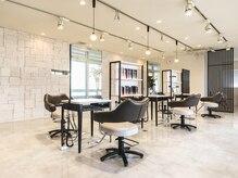 エルブランシェ(Ailesbranches)の雰囲気（シンプルでスタイリッシュな店内☆）