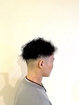 ヒスパニックヘアー hispanic HAIR ツイストベリーショート
