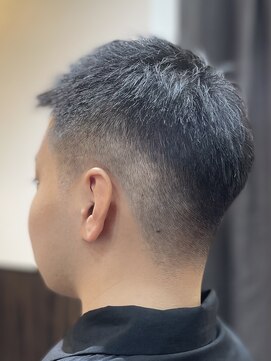 ヘアクリニックカルム 日暮里(Hair Clinic Calme) 大人フェード、バズカット、クロップ、スキンフェード