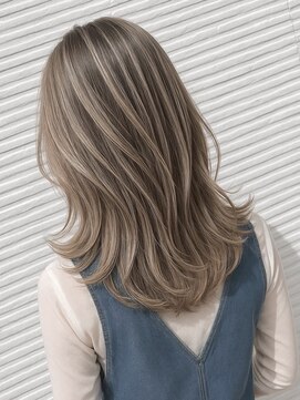 ヘアサロン エフ 渋谷(F) #レイヤーカット#ミルクティーベージュ#バレイヤージュ