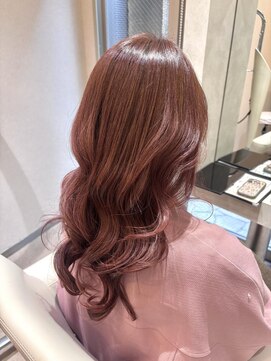 ヴィサージュプラス(VISAGE plus) 春を先取り♪艶めく柔らかピンクベージュカラー