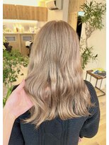 アローナ(ARONA)&nbsp;20代30代冬カラーブリーチカラー透明感ミルクティーグレージュ