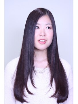 ファミーユ・デ・グラシュ(Famille des gracieux) ツヤ感☆バイオレット系カラー＆ストレートパーマ