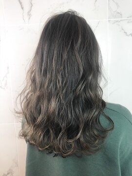 アヴァンスクロス あべのルシアス店(AVANCE.CROSS) カーキグレージュ