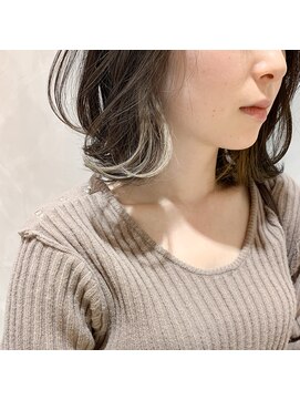 レジナヴィータ 栄(Reginavita) 【Reginavita栄】インナーカラー／大人ボブ／グレージュ