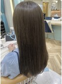 大人暗髪透明感グレージュツヤロングヘア