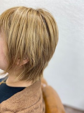 ヘアーサロンゴトウ ショートヘアーミルクティーベージュVer