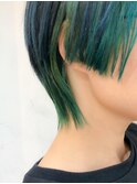 エメラルドグリーンとブルーのコントラストカラー