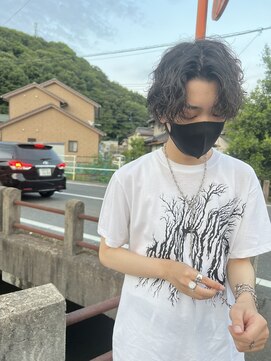 ヘアショップ ホップエム(HAIR SHOP HOP M) センターパートツイストスパイラルパーマ