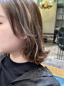 ヘアサロン アティリー(Hair Salon Attirer) 西梅田/イヤリングハイライト　　　【Attirer 飯田裕之】