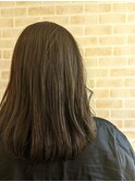 大人の暗髪ミディアム