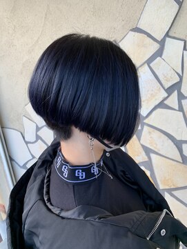 フェリーク ウジヤマダ(feerique UJIYAMADA) 前下がりボブ（ネイビーブルー）