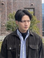 センターパート/刈り上げスタイル