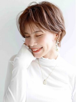 【大人女性に人気】柔らかな女性らしさを感じる大人ショートは、どの角度から見てもキレイなシルエット◎