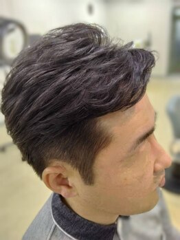 美容室Rの写真/メンズのオシャレを知り尽くしたメンズのためのサロン。仕事もプライベートも充実したデザインをご提案！