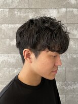 ニアウ 伊勢崎連取店(Niau)&nbsp;MEN’S HAIR/波巻きツイストスパイラル/リバースセンターパート