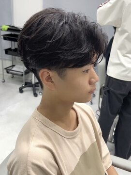 ホワイト(WHITE) ニュアンスパーマ フェザーショート