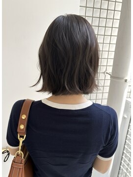ラルジュ(large) (Large都筑)チャコールベージュ.切りっぱなしボブ.