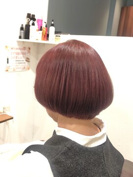 ヘアー グリーン(hair green) 40代50代60代/内巻きボブ/丸みボブ/後ろ下りボブ/赤髪