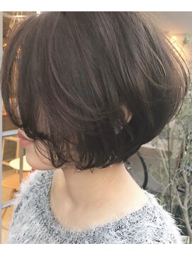 キセツ(ki se tsu) ナチュラルなローライト スモークボブ