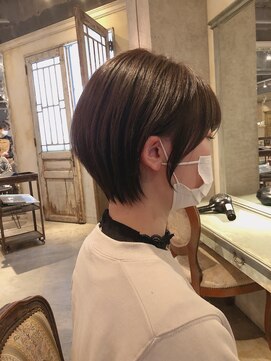 髪質改善と縮毛矯正の専門店 サンティエ(scintiller) 大人綺麗な小顔襟足スッキリショートボブ　30代40代50代