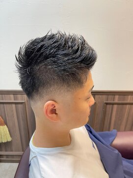 ミリオンバックス 御徒町店(Million Backs) ツーブロックマッシュ/スキンフェード<理容室>[メンズ/御徒町]