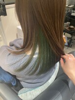 ファミリア バイ リトル(Familia by little) インナーカラーグリーンアッシュ【平塚／平塚駅】