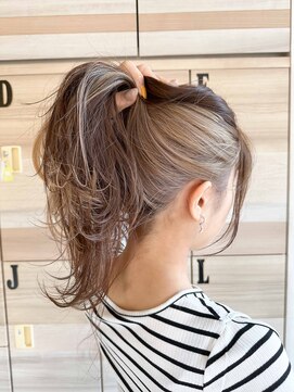 アッシュ 三ツ境店 (Ash) インナーカラー(ブリーチ1回)でベージュ系デザインカラー