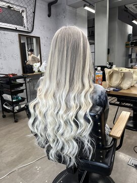 ワン(ONE) ホワイト