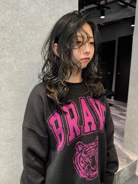 リラス 博多(rilas) レイヤーカット ロングレイヤー ウェーブヘア