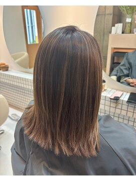 エクレ(eclet) こなれ感★白髪ぼかしハイライト♪stylist 清水