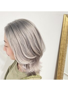 リコリス(licoris) ホワイトベージュ