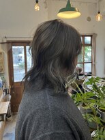 ディディ イック(didi ic)&nbsp;：グレージュ×ウルフカット