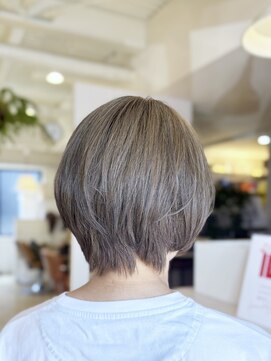 リグ ヘアアンドデザイン(LiG hair&design) 【ブリーチ オン カラー】ミルクティーベージュ