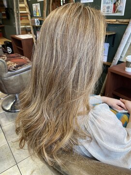 エイチエスプラス ヘアサロン(hs plus hair salon) ベージュ系ハイライト