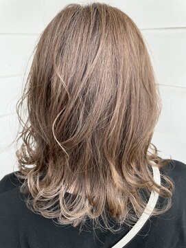 アプシー 三木店(Apsee) グレージュ×外ハネ