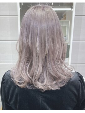 デイズ(days) 大人可愛いアッシュベージュカラー　ミディアムヘア